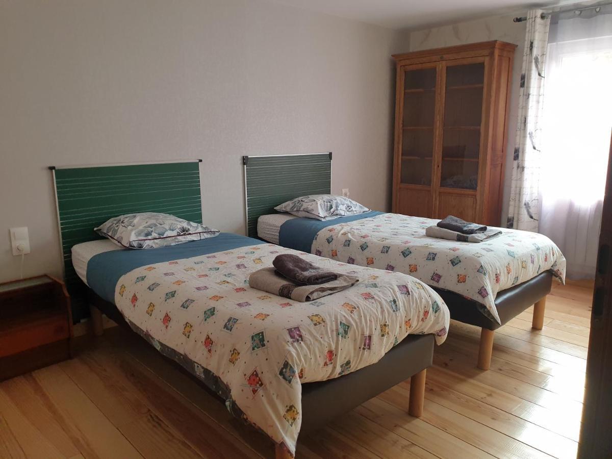 Au Relais Du Canal A Grand Gabarit Nesle Eksteriør billede